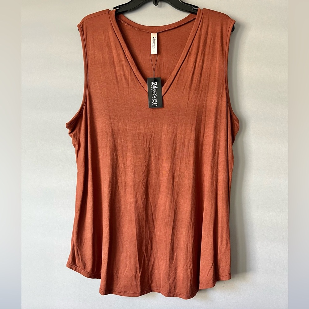 24seven Comfort Apparel Women’s Brown Solid Print Scoop Neck Tank Top Size 2X